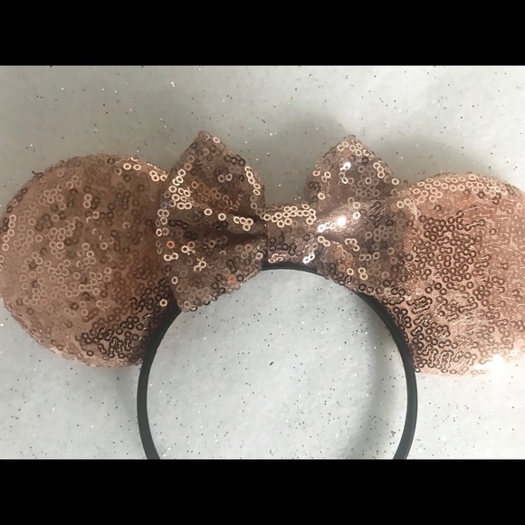 Rose Gold Minnie Ears - Picture 3 of 4
